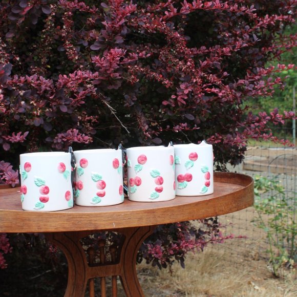 (4)Vtg Wang's International 3D Black Cat Cherries Super rare Handled mugs - Picture 4 of 13